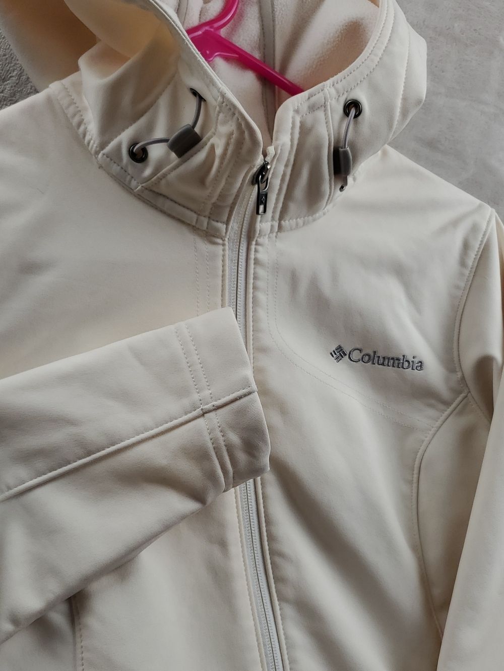 Columbia | Women's Size M | Cream Hooded Softshell Jacket